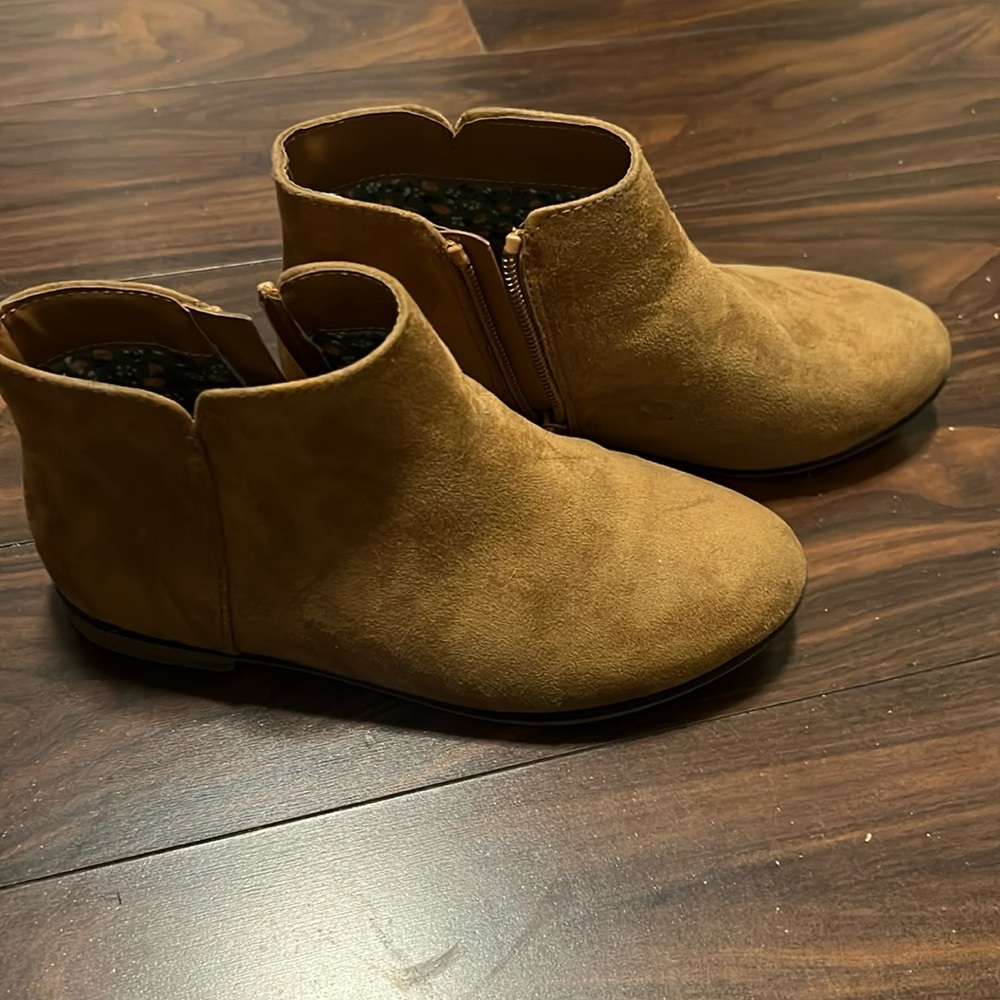 Girl boots
